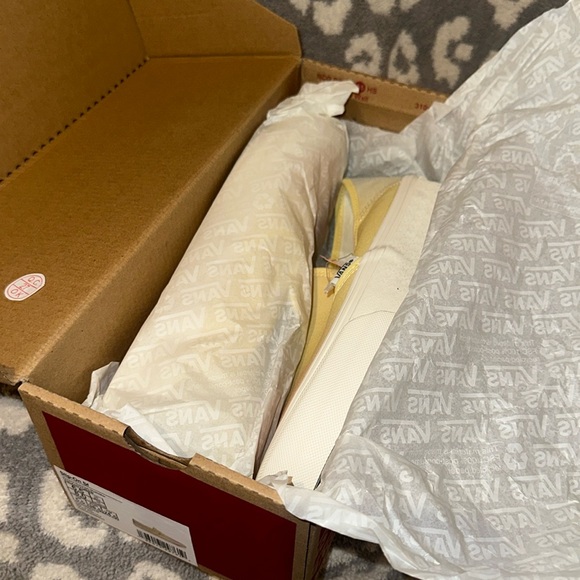 Vans Slip-On Sf Ombre Sunrise π
Multi/Marshmallow New π New π & Neve Used π₯° - Picture 15 of 17